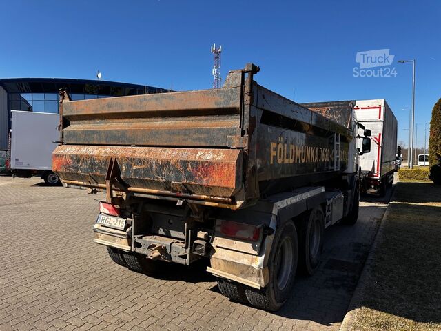 Autocarro con cassone ribaltab Scania P420