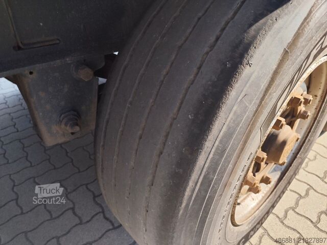 Laterale cu prelată tip perdea Kögel SN24