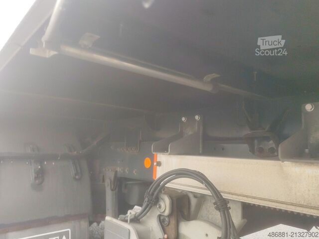 Prevoz v hladilniku/zamrznjenem stanju IVECO EUROCARGO 180E