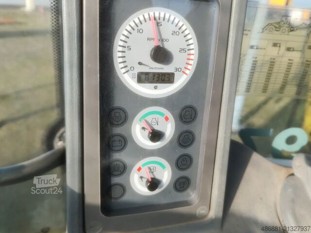 Kombinacija bager/nakladalnik Komatsu WB97S