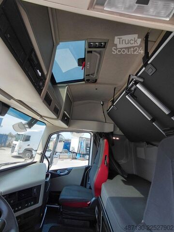 Стандартен влекач VOLVO FH 460