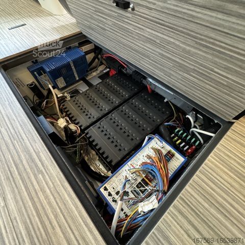 Integrirani avtodom BÜRSTNER Elegance I 920 G, Hubstützen,Vollluftfeder,VOLL