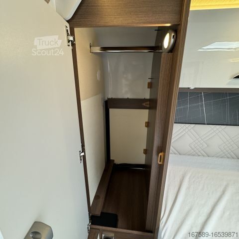 Integrirani avtodom BÜRSTNER Elegance I 920 G, Hubstützen,Vollluftfeder,VOLL