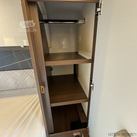 Integrirani avtodom BÜRSTNER Elegance I 920 G, Hubstützen,Vollluftfeder,VOLL