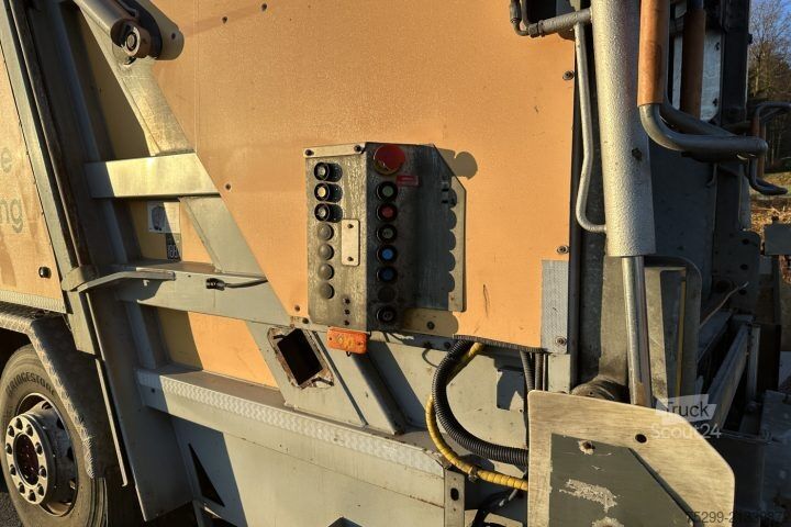 Müllwagen Scania P320 LB6x2*4 Ochsner / Swiss-Vehicle