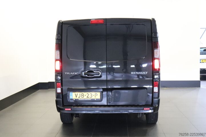 Umpikorja-auto Renault Trafic 2.0 dCi 120PK EURO 6 - Airco - Cruise - ...