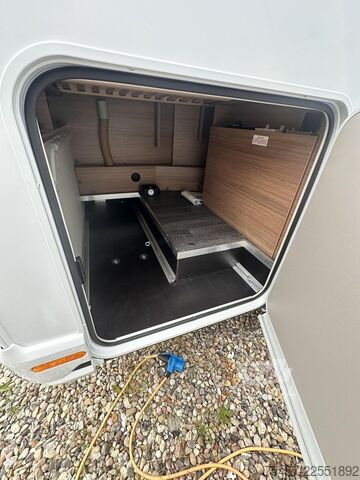 Daļēji integrēta kemperis KNAUS Van TI VANSATION 550 MF
