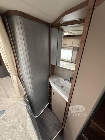 Daļēji integrēta kemperis KNAUS Van TI VANSATION 550 MF