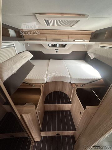 عربة تخييم شبه مدمجة KNAUS Sky Wave 60 YEARS 650 MEG