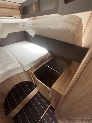 عربة تخييم شبه مدمجة KNAUS Sky Wave 60 YEARS 650 MEG