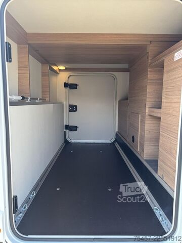 Daļēji integrēta kemperis KNAUS Van TI VANSATION 650 MEG