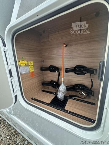 Autorulotă semi-integrată KNAUS Van TI VANSATION 550 MF L-Sitzgruppe, Automatik