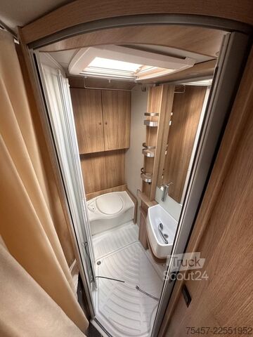 Autorulotă semi-integrată KNAUS Sky Ti PLATINUM SELECTION 650 MF Arktis-Paket
