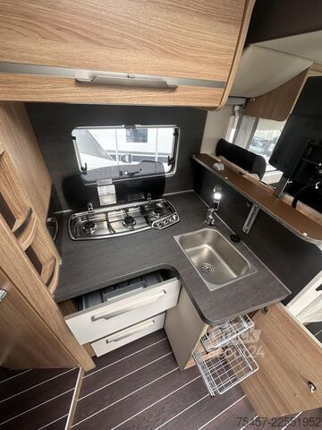 Autorulotă semi-integrată KNAUS Sky Ti PLATINUM SELECTION 650 MF Arktis-Paket