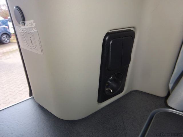 Campingvogn/bobil FORD Nugget 185PS Autm. Aufstelldach Markise AHK Xeno