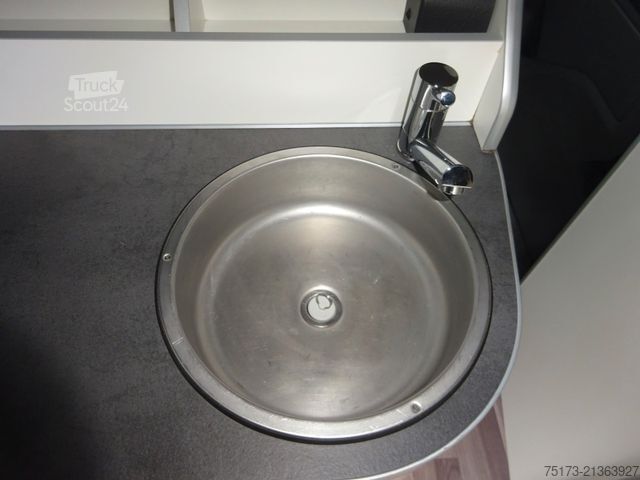 Campingvogn/bobil FORD Nugget 185PS Autm. Aufstelldach Markise AHK Xeno