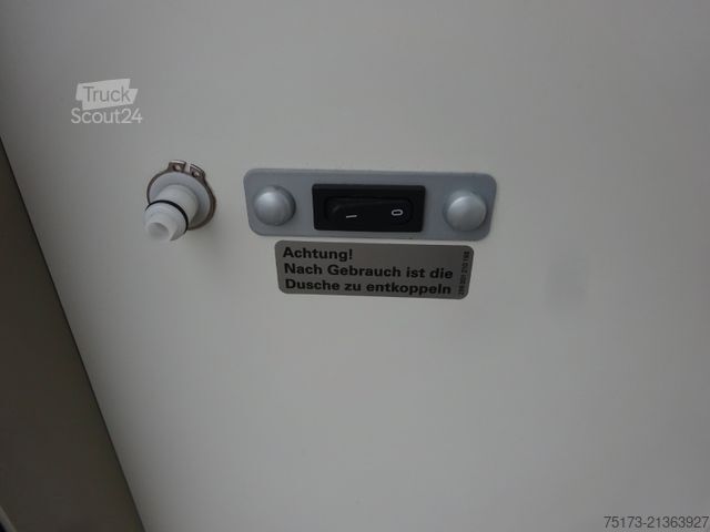 Campingvogn/bobil FORD Nugget 185PS Autm. Aufstelldach Markise AHK Xeno