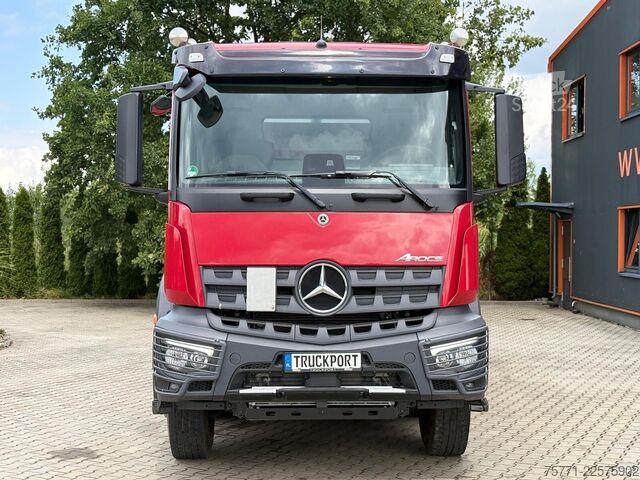 3-Seiten-Kipper Mercedes-Benz AROCS 3246 8x4 EURO6 WYWROTKA TRÓJSTRONNA Z BOR...