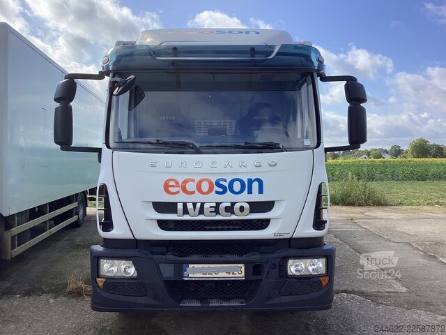 Vrachtwagen met bakwagen Iveco 120