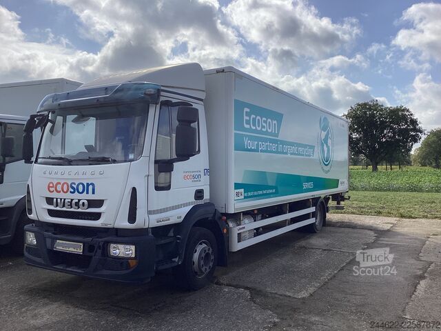 Vrachtwagen met bakwagen Iveco 120