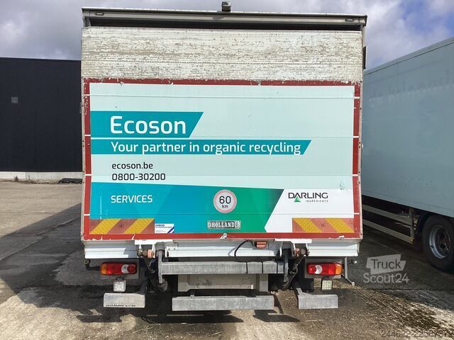 Vrachtwagen met bakwagen Iveco 120