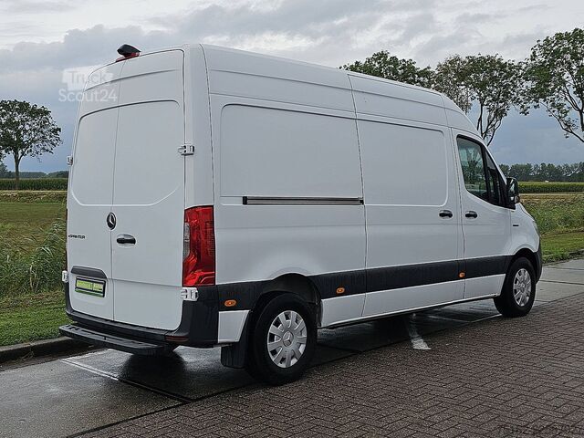 Karavan sa visokim krovom MERCEDES-BENZ ESPRINTER 47kwh 168km wltp