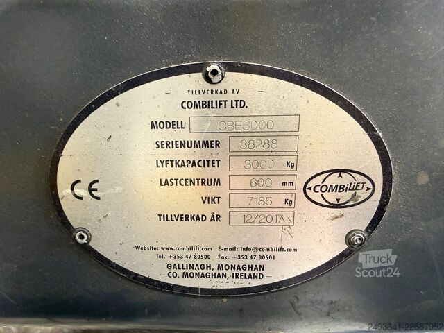 Stivuitor cu patru direcții Combilift CBE3000 TRIPLEX 6500 POSITIONER