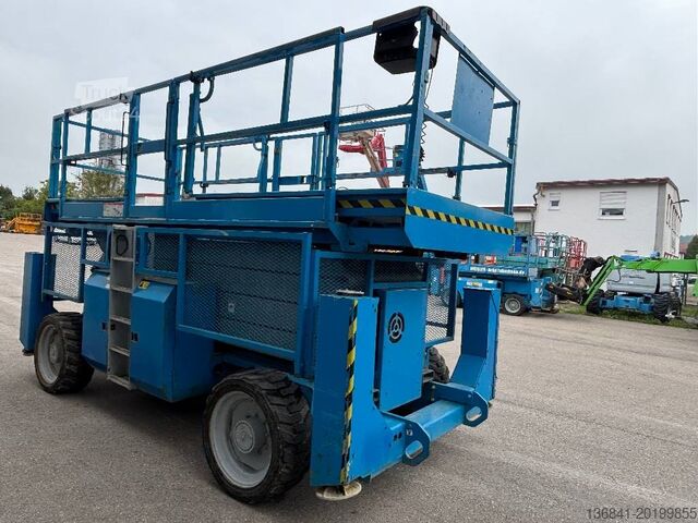 Nožnicový výťah Genie GS 4390 RT 15,11m Diesel Scherenarbeitsbühne