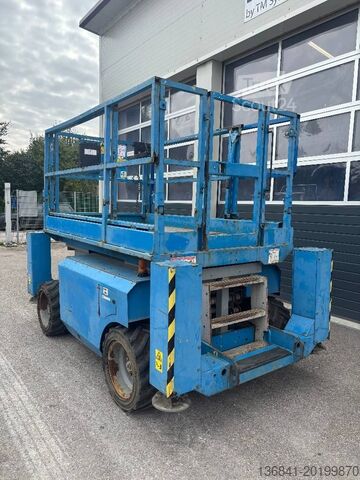 Nožnicový výťah Genie GS 2668 RT 10m Diesel Scherenarbeitsbühne
