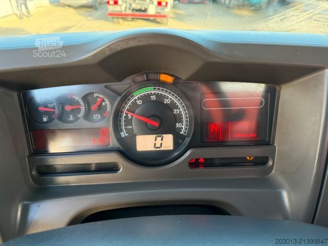 Automobilis ar plakanu platformu RENAULT Premium Lander Pritsche mit Kran FASSI