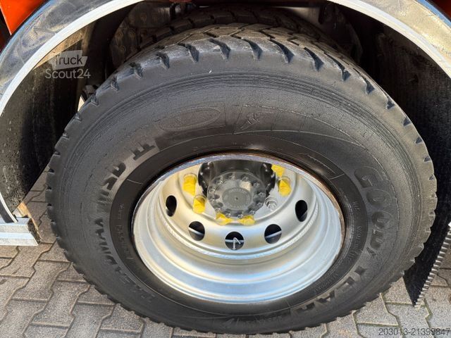 Automobilis ar plakanu platformu RENAULT Premium Lander Pritsche mit Kran FASSI