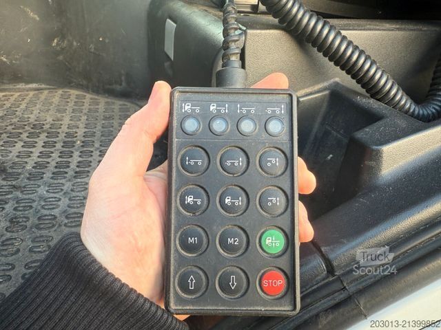 Camión volquete IVECO Stralis AD190 S/P 4x2 Kipper Kran FASSI F125