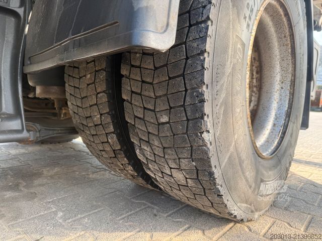 Camión volquete IVECO Stralis AD190 S/P 4x2 Kipper Kran FASSI F125