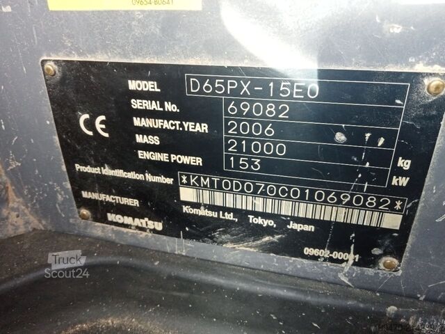 бульдозер Komatsu D65PX-15