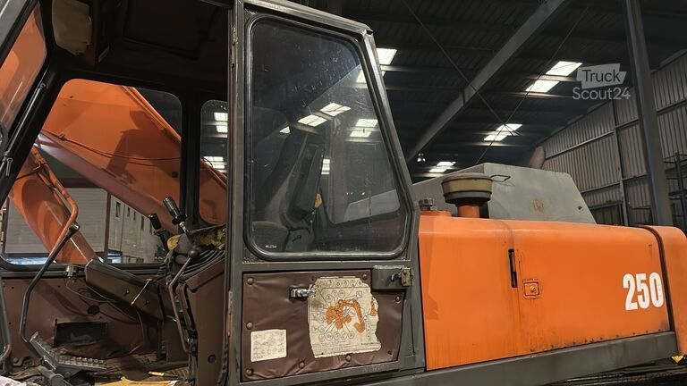 Paletli ekskavatör Fiat-Hitachi Fh 220