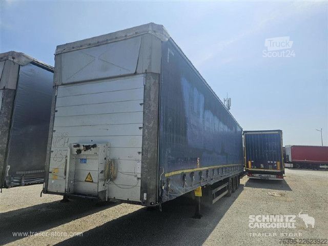 Öppen semitrailer med kapell Schmitz Cargobull Semitrailer Curtainsider Mega