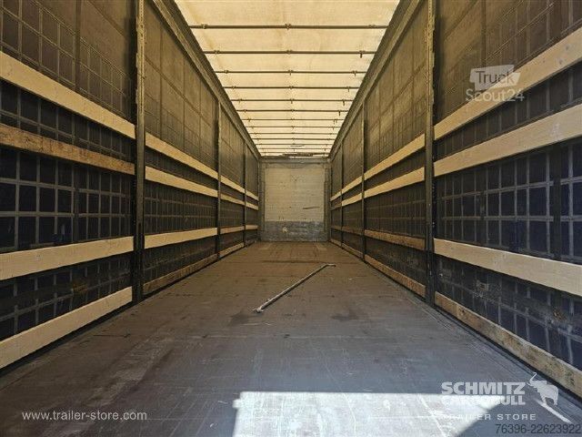 Öppen semitrailer med kapell Schmitz Cargobull Semitrailer Curtainsider Mega