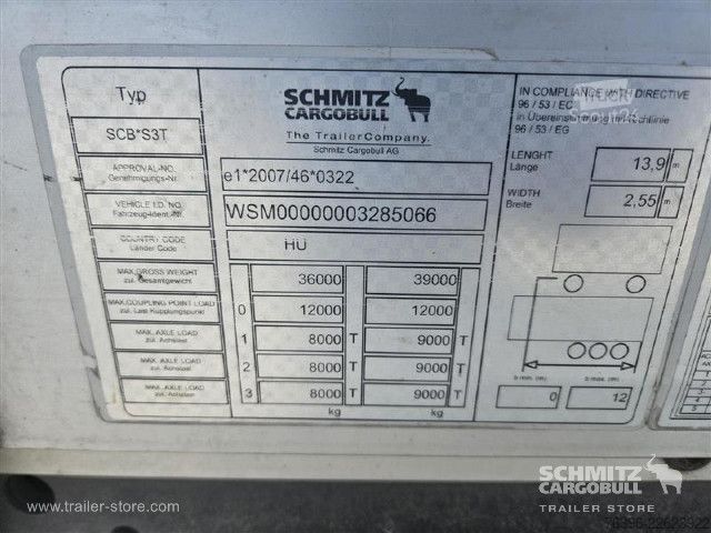 Öppen semitrailer med kapell Schmitz Cargobull Semitrailer Curtainsider Mega