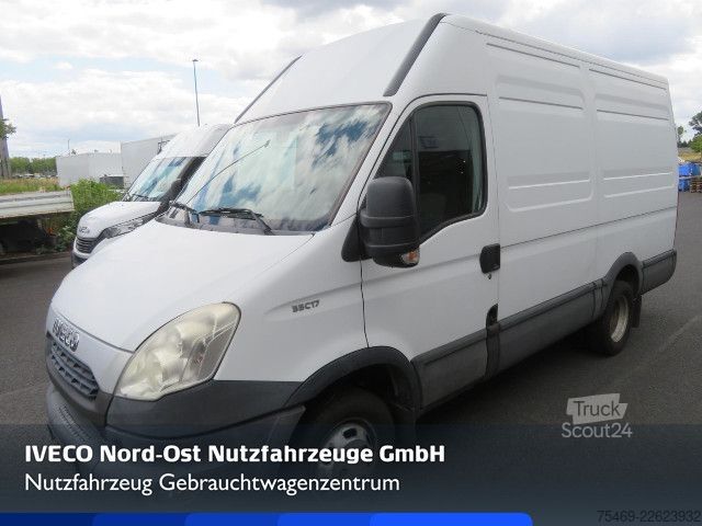 Hög tak skåpbil IVECO 35C17V/P