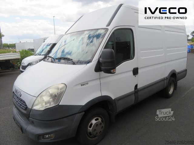Hög tak skåpbil IVECO 35C17V/P