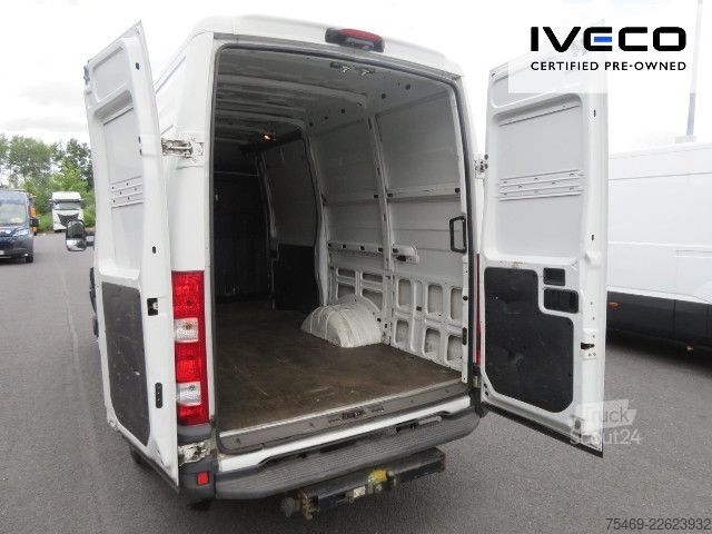 Hög tak skåpbil IVECO 35C17V/P