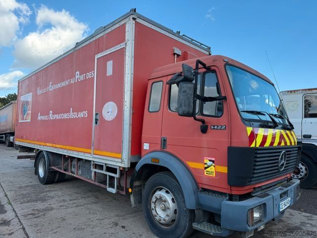 Camión caja MERCEDES-BENZ SK 1422 / V6  Motor  / STEEL suspension LAMES