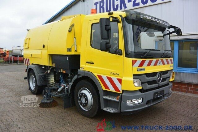 Vejfejemaskine Mercedes-Benz Atego 1524 Bucher Johnston VS650 Deutsches Gerät