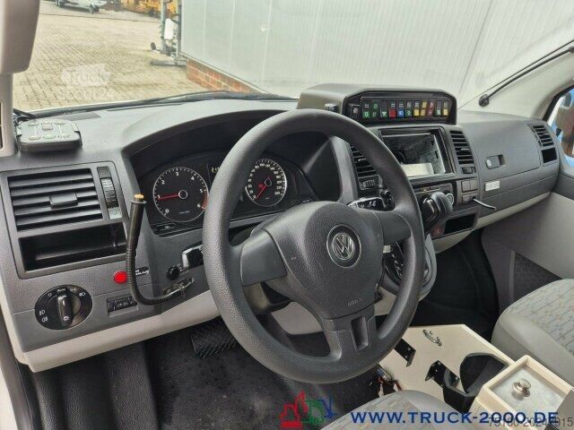 Brandbil Volkswagen T5 2.0 TDI Automatic KTW Krankentransport Klima