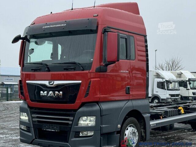 Camión con caja móvil MAN TGX 18.360 BDF XL Haus Bett Standheizung 268TKM