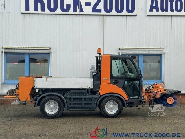 Balayeuse de voirie Multicar Tremo X56 Winterdienst Streuer + Besen NUR8568KM