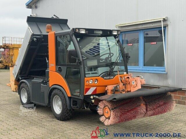 Balayeuse de voirie Multicar Tremo X56 Winterdienst Streuer + Besen NUR 14TKM