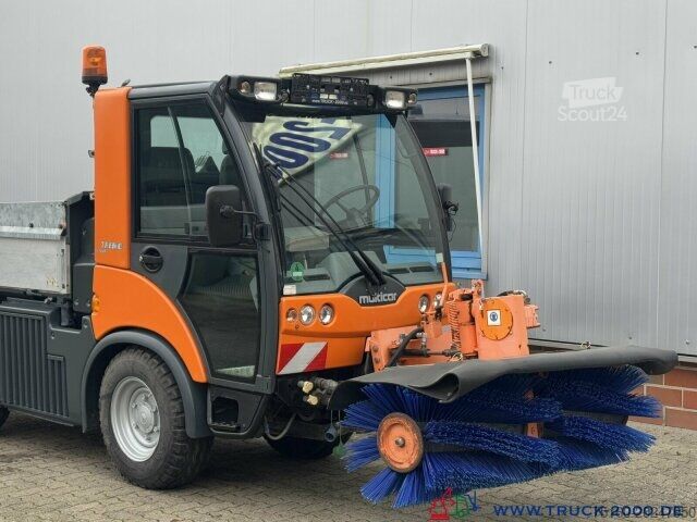 Balayeuse de voirie Multicar Tremo X56 Winterdienst Streuer + Besen NUR7536KM