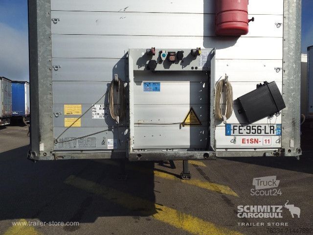 Auflieger mit Pritsche & Plane Schmitz Cargobull Semitrailer Curtainsider Mega