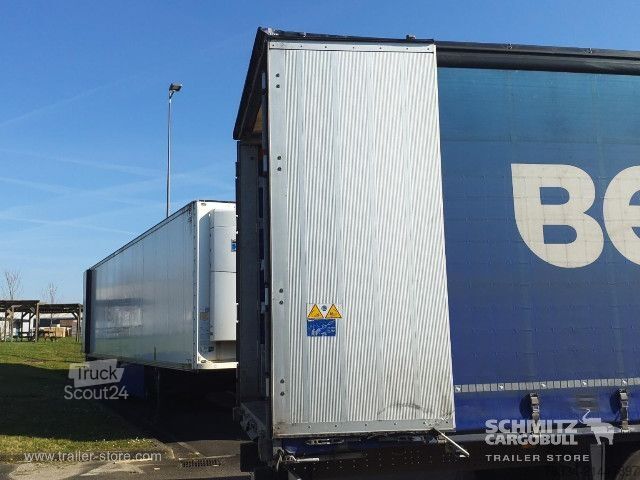 Auflieger mit Pritsche & Plane Schmitz Cargobull Semitrailer Curtainsider Standard